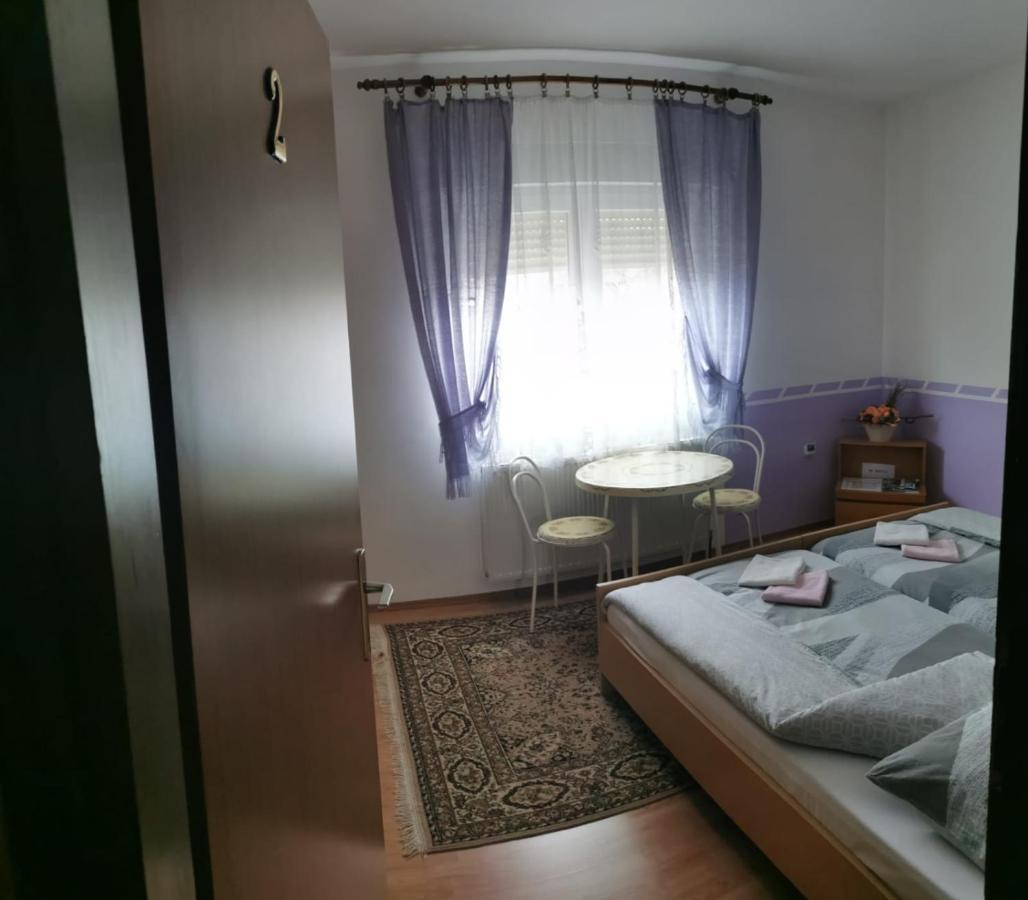 Gacka Rooms Vrhovine Exterior foto